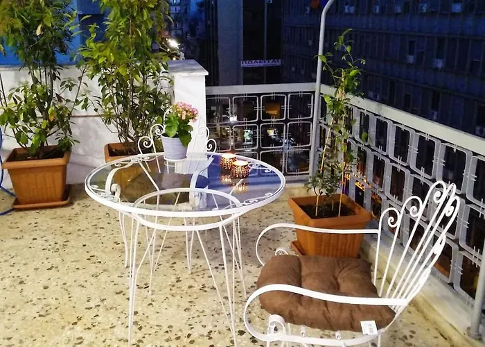 Athena\'S Home, Sunny Balkony 100M From Metro!