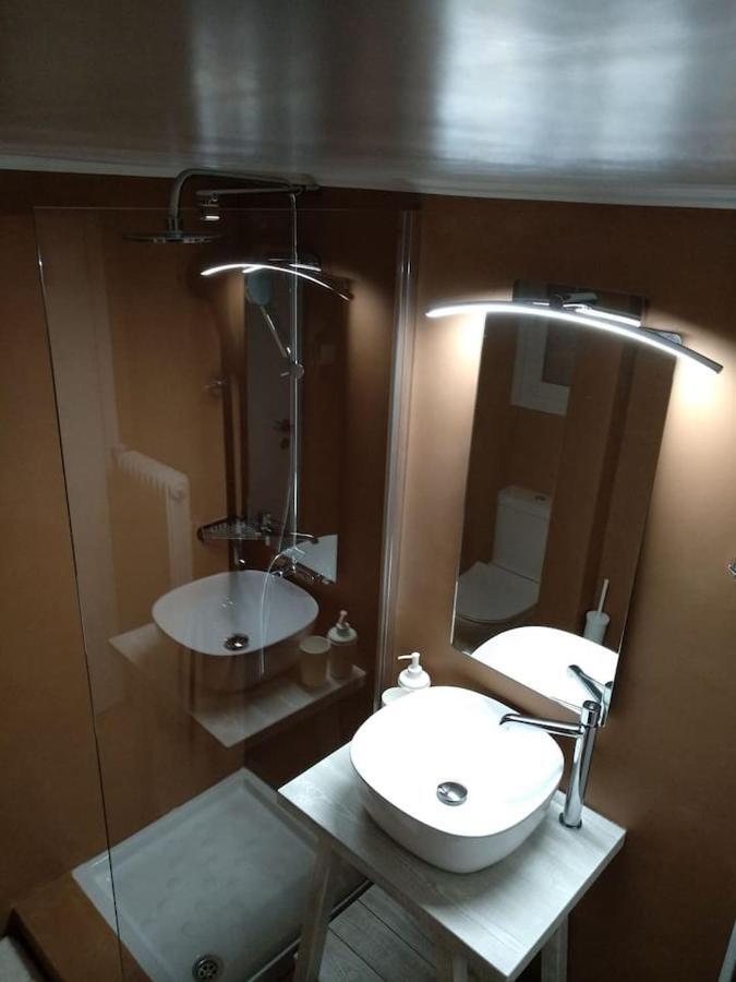 Apartment Athena's Home, Sunny Balkony 100m From Metro! *