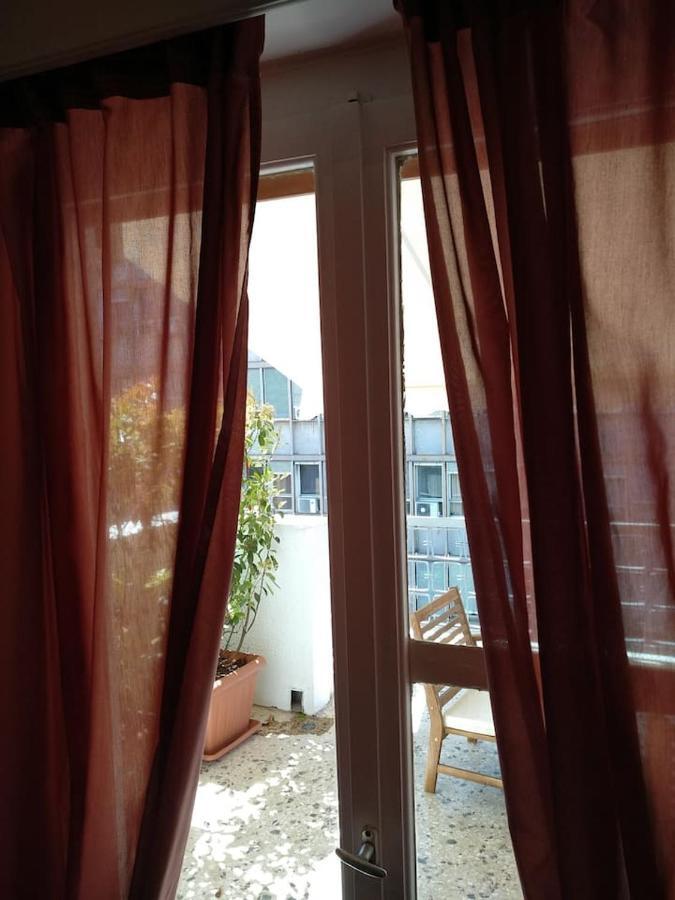 Athena's Home, Sunny Balkony 100m From Metro! Apartment Athen