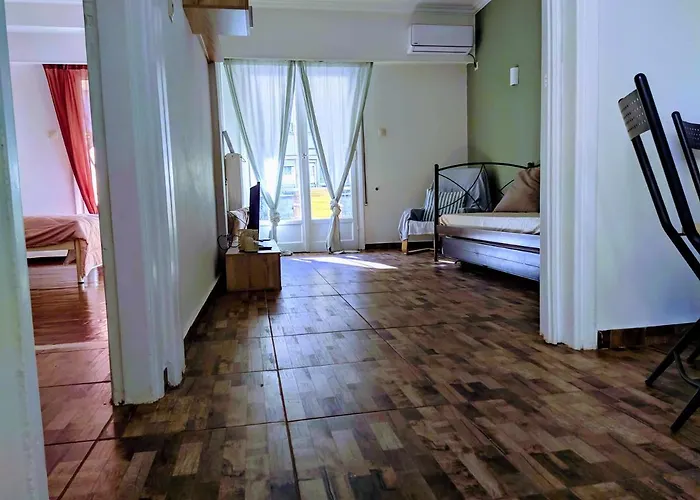 Athena\'S Home, Sunny Balkony 100M From Metro!
