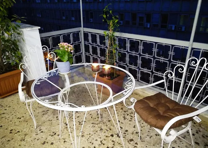 Athena\'S Home, Sunny Balkony 100M From Metro!